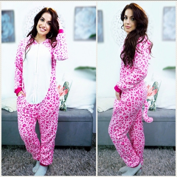 ‼️CLEARANCE PRICE FIRM‼️Pink Leopard Print Onesie😻 - Picture 3 of 8